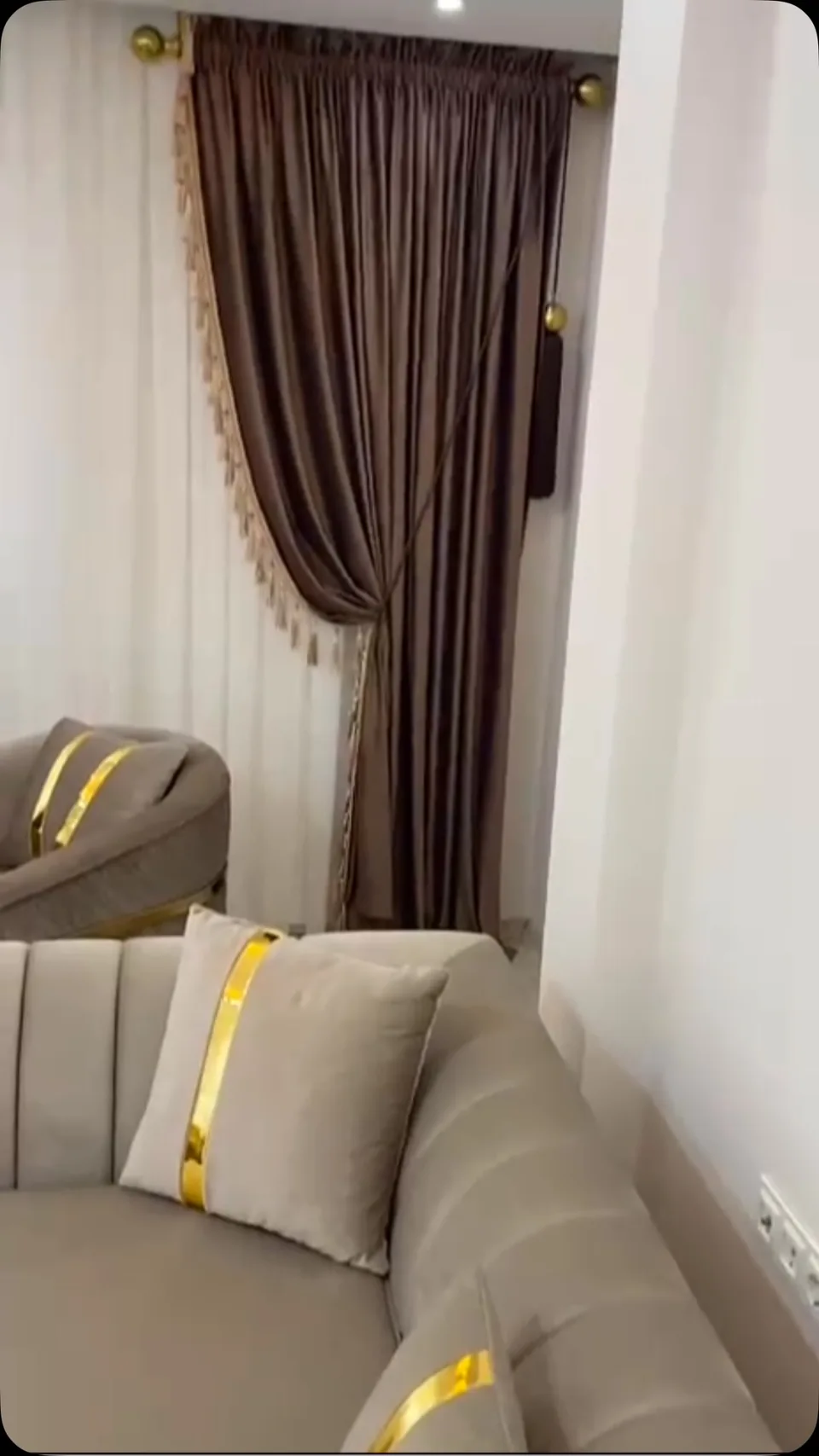 Salon için tül ve fon perde